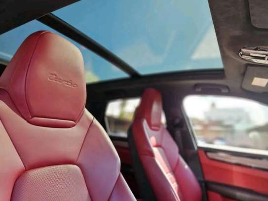 Porsche Cayenne turbo  sunroof 2019 image 6