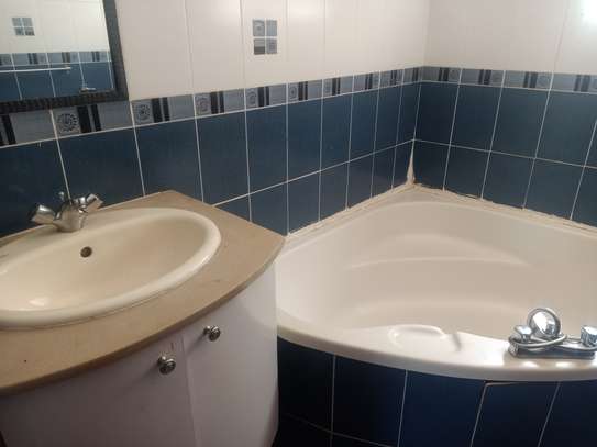 Serviced 2 Bed Apartment with En Suite at Westlands image 5