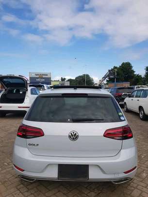 Volkswagen Golf TSI sunroof 2018 image 10