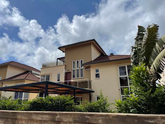 4 Bed Townhouse with En Suite at Off Kiambu Road Brookhouse image 26
