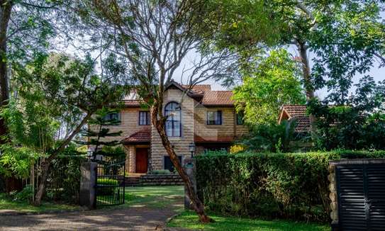 3 Bed House with En Suite in Windsor image 1