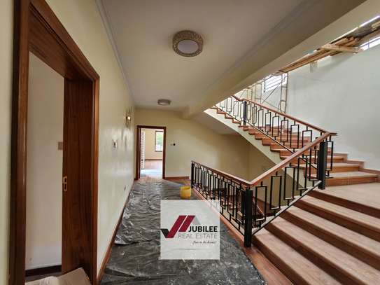 6 Bed House with En Suite in Runda image 13
