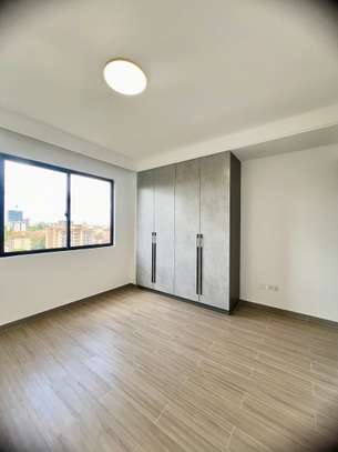 2 Bed Apartment with En Suite in Riverside image 7
