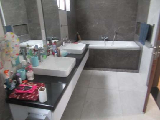 4 Bed Villa with En Suite at Peponi Rd image 2