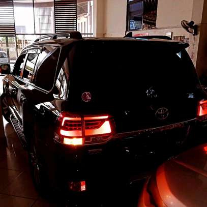 Toyota Land cruiser ZX V8 Black 2018 image 9