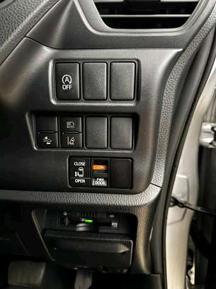 Toyota Noah, 8seater image 7