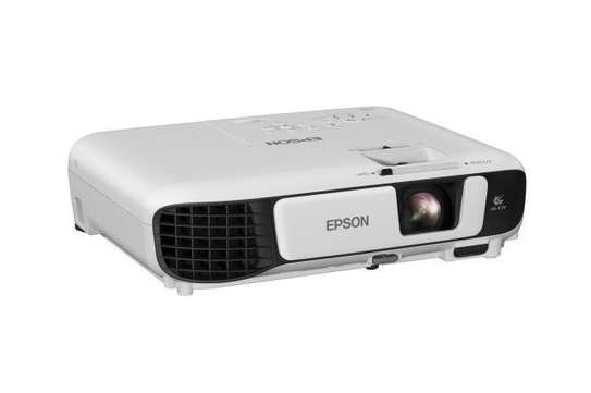 Epson EB-X51 XGA 3800 Lumens 3LCD Projector. image 1
