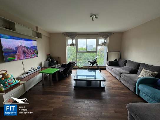 3 Bed Apartment with En Suite in Riverside image 12