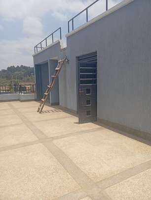 5 Bed House with En Suite in Garden Estate image 8