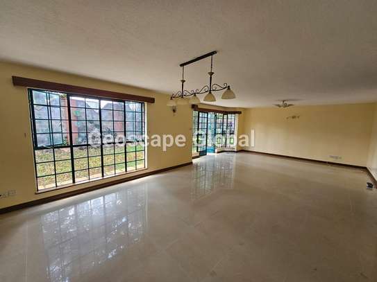 5 Bed House with En Suite in Spring Valley image 4