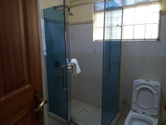 Serviced 2 Bed Apartment with En Suite at Nyari Central image 4