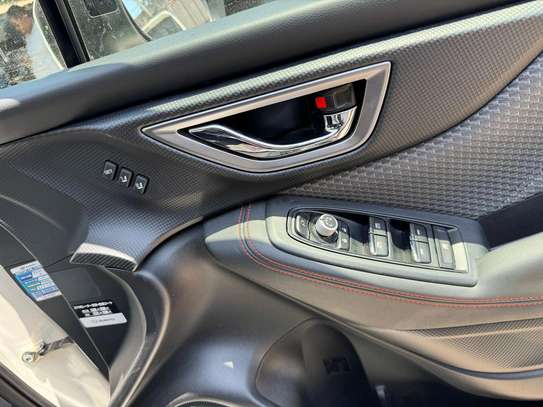 Subaru Forester X-brake 2018 white image 8