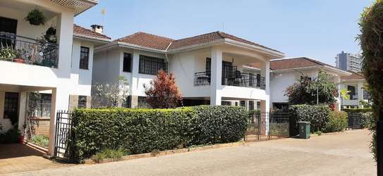 4 Bed Townhouse with En Suite in Westlands Area image 11