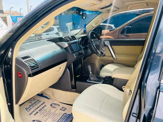 Toyota Prado 2015 Year Petrol 7 Seater Sunroof image 11