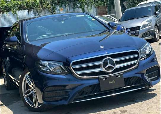 Mercedes Benz E200 sunroof 2019 image 2