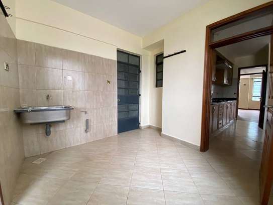 Serviced 3 Bed Apartment with Balcony in Kileleshwa image 7