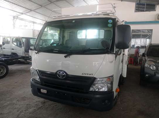 TOYOTA DYNA LONG CHASSIS WITH FRONT LEAF SPRINGS image 3