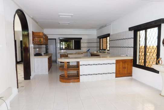 5 Bed House in Nyali Area image 3