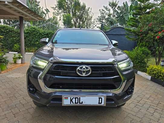 TOYOTA HILUX DOUBLE CAB image 2