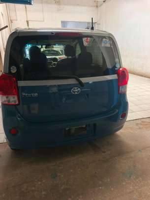 Toyota Porte on sale image 3