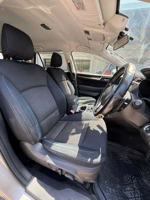 SUBARU OUTBACK image 9
