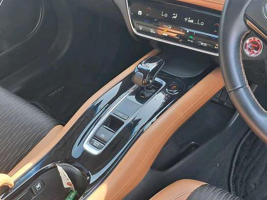 Honda Vezel Hybrid 4wd White 2018 image 7