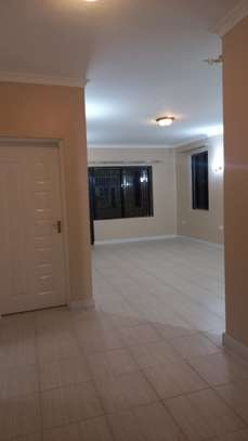 5 Bed Townhouse with En Suite at Ridgemount Court image 32