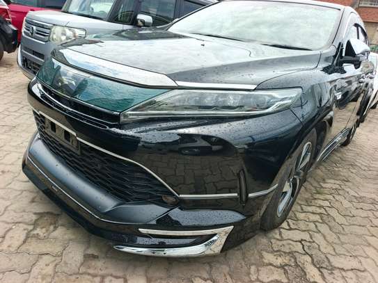 Toyota Harrier Turbo image 2