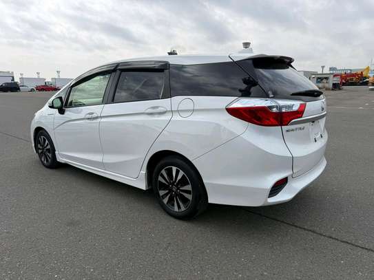 Honda shuttle image 2