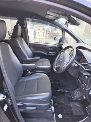 TOYOTA NOAH WXB  2019MODEL 8 SEATER image 4