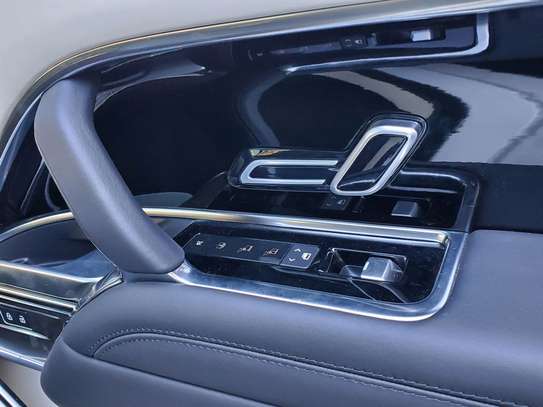 Range rover sport image 3