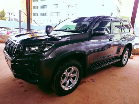 Toyota land cruiser prado Diesel TX 2018 Grey image 3