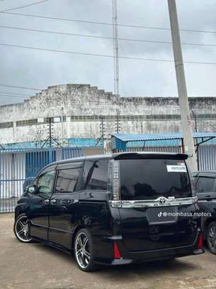 Toyota Voxy black WXB 2017 image 9