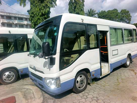 Toyota coaster 2019 image 5