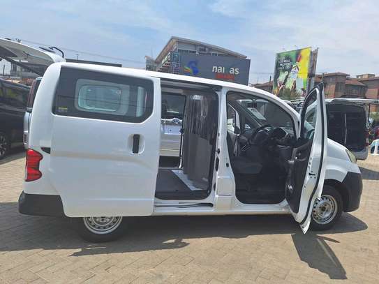 Nissan NV200 White Cargo Van Reliable Transport image 4