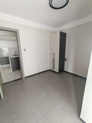 3 Bed Apartment with Gym in Kilimani image 4