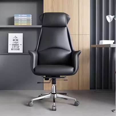 High-Back Leather Office Chair image 3