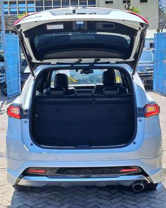 Toyota Harrier Premium Grade white 2018 Sunroof image 7