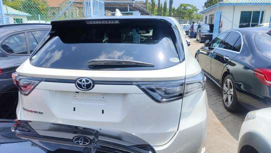 Toyota Harrier premium white sunroof 2018 2wd image 9