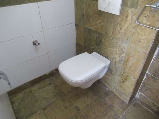 4 Bed Apartment with En Suite at Riverside image 7
