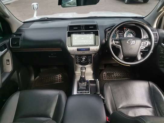 Toyota Prado image 3