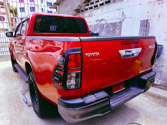 Toyota Hilux double cabin red 2018 image 16