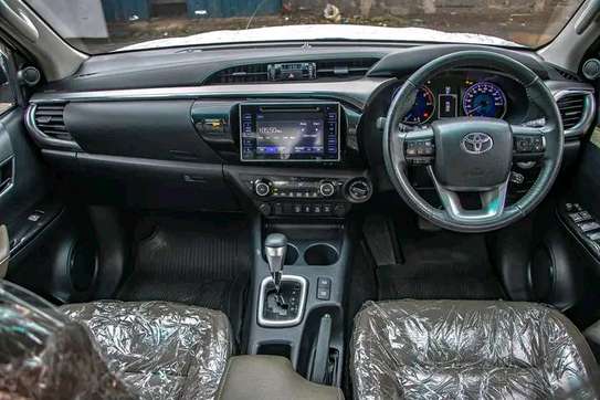 2016 Toyota Hilux double cab image 6