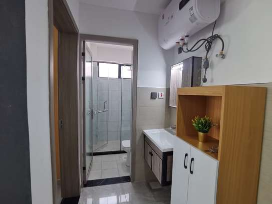 Serviced 1 Bed Apartment with En Suite in Kileleshwa image 10
