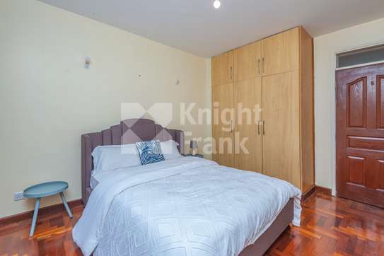 3 Bed Apartment with Swimming Pool at Hendred Road image 12