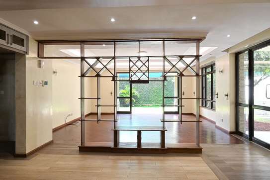 6 Bed Villa with En Suite in Lavington image 5