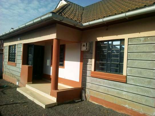 Modern 3-Bedrooms bungalow for sale in Kimbo matangi image 4