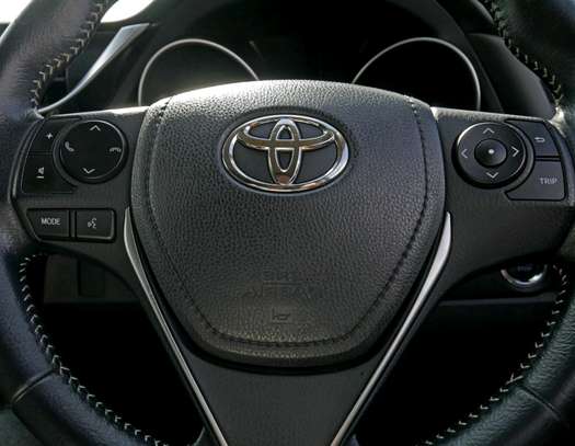 Toyota Auris image 10