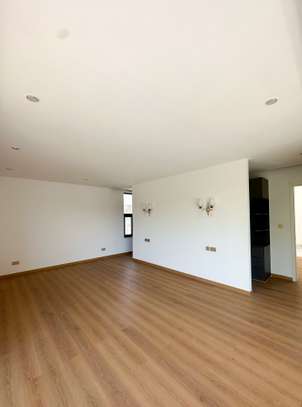 5 Bed Apartment with En Suite in Lavington image 2