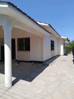 3 Bed House with En Suite at Bamburi image 2